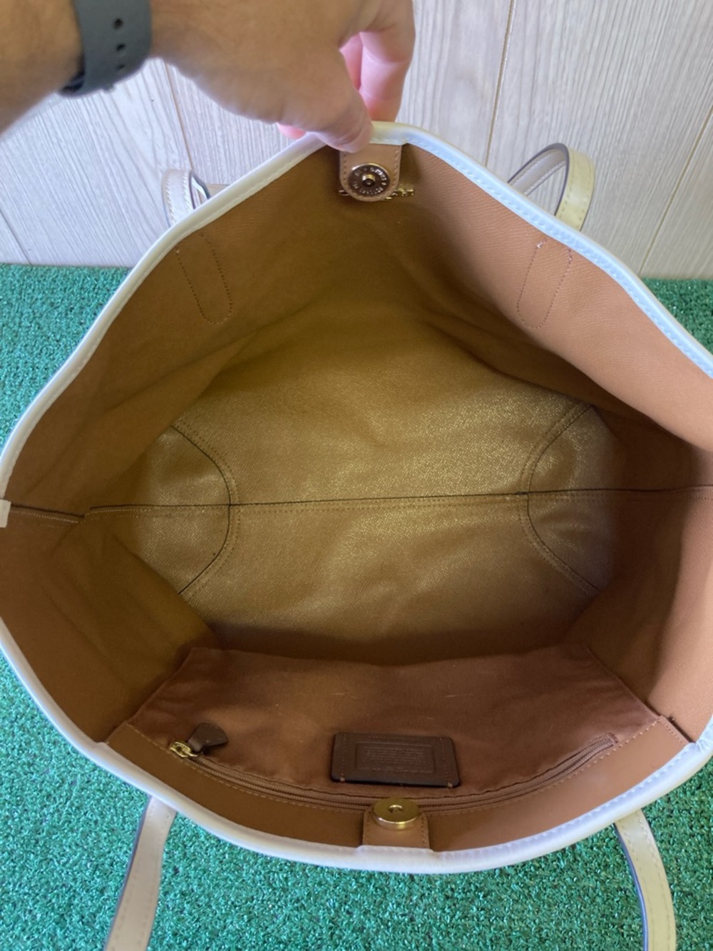 Coach City Tote Bag With Lipstick Print (OKPM-04-056) - Picture 10 of 15